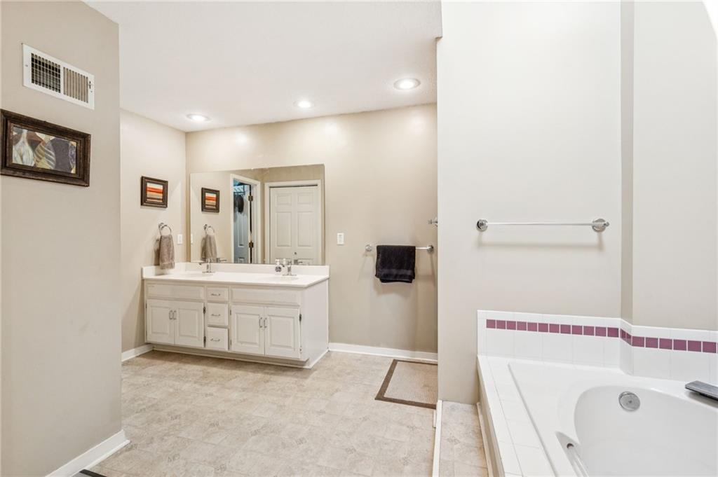 1507 Amesbury Avenue