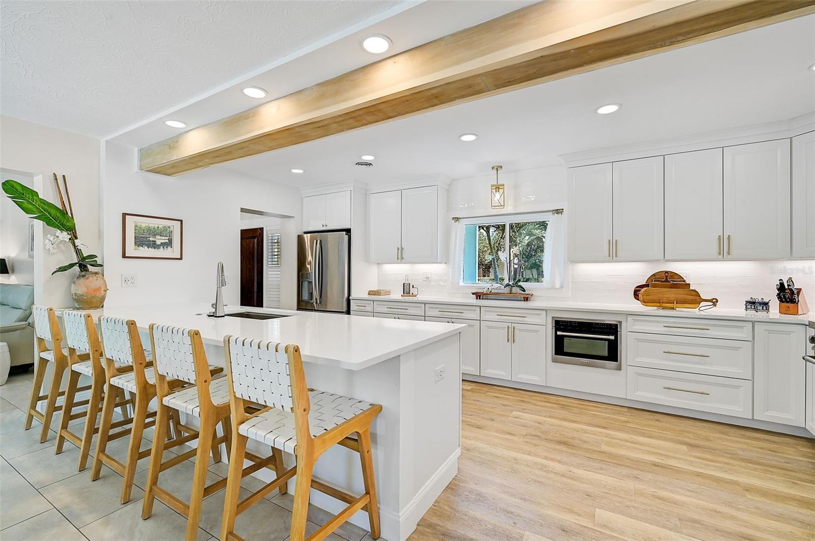 400 Nokomis Avenue S