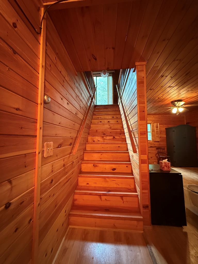 102 Overland Trail