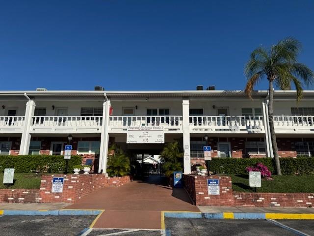 GREAT 2 BEDROOM, 2 BATHROOM CONDO ON THE FIRST FLOOR IN A 55 PLUS COMMUNITY. GREAT FLOOR PLAN WITH A SPACIOUS LIVING DINING ROOM COMBINATION. PRIMARY BEDROOM WITH A PRIVATE BATHROOM AND A WALK-IN CLOSET WITH A STACKABLE WASHER AND DRYER. FRESH PAINT IN THE LIVING ROOM AND DINING AREA.HURRICANE WINDOWS.THE MONTHLY MAINTENANCE FEE INCLUDES WATER/SEWER, TRASH PICK-UP, BASIC CABLE AND WIFI. DETACHED 1 CAR GARAGE. AMENITIES INCLUDE A HEATED POOL, SHUFFLEBOARD, RECREATION ROOM AND BBQ AREA. GREAT LOCATION, VERY CLOSE TO DOWNTOWN NEW PORT RICHEY. PETS ARE NOT PERMITTED. FURNITURE NEGOTIABLE. THE CONDO IS ALSO AVAILABLE FOR RENT FOR $1,475 A MONTH.