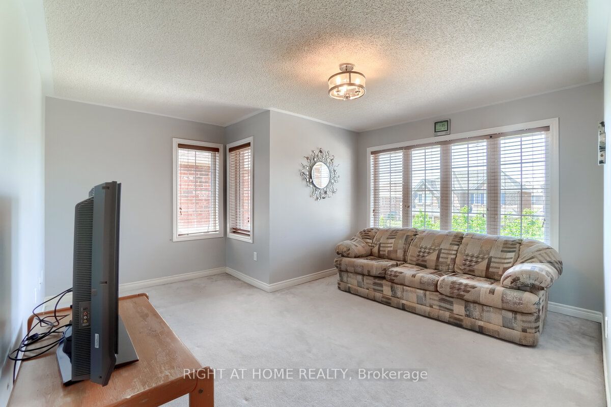 3020 Hawktail Cres L5M 6W3