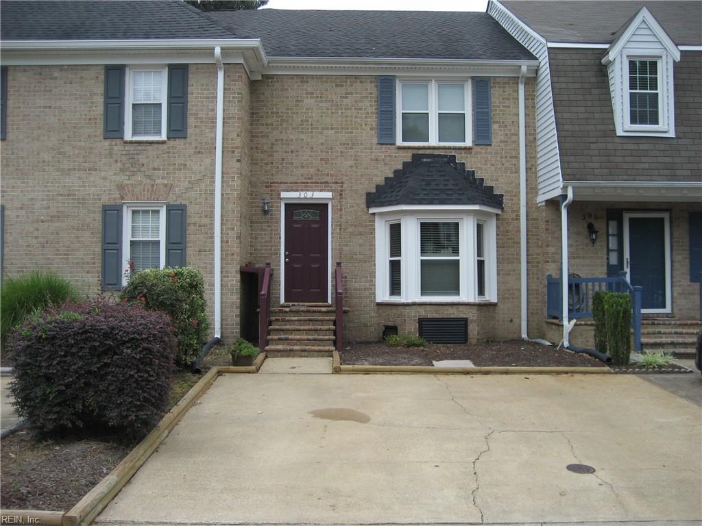 303 Middle Oaks Drive, Chesapeake, VA 
