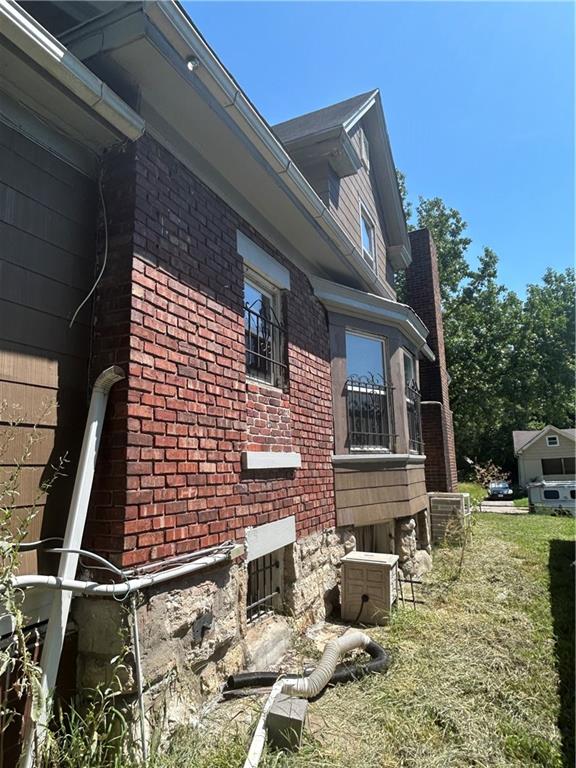 2512 Mersington Avenue