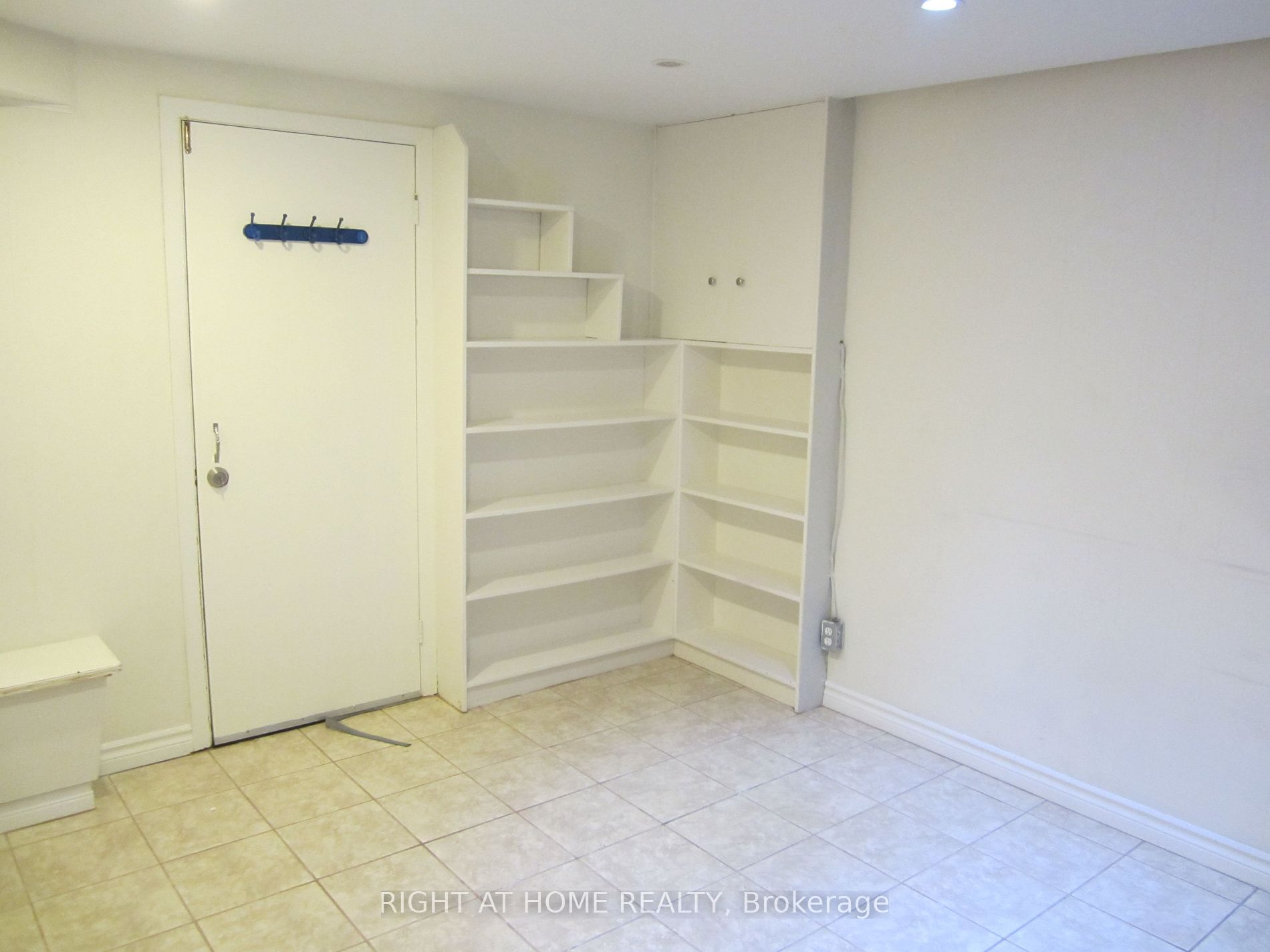 289 Churchill Ave Bsmnt