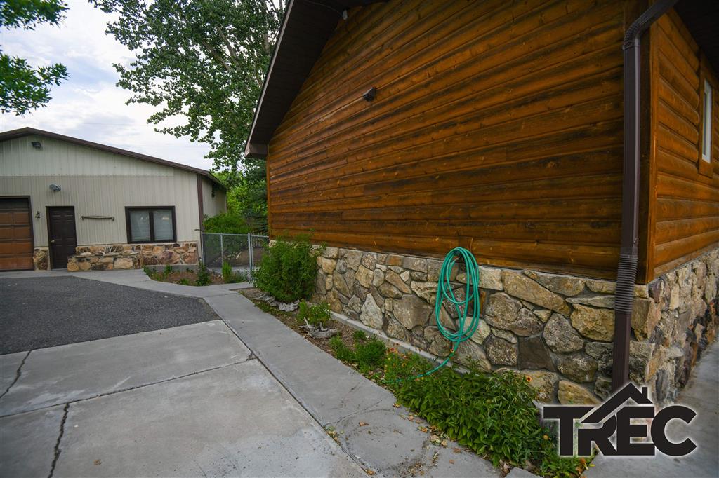1040 Road 1