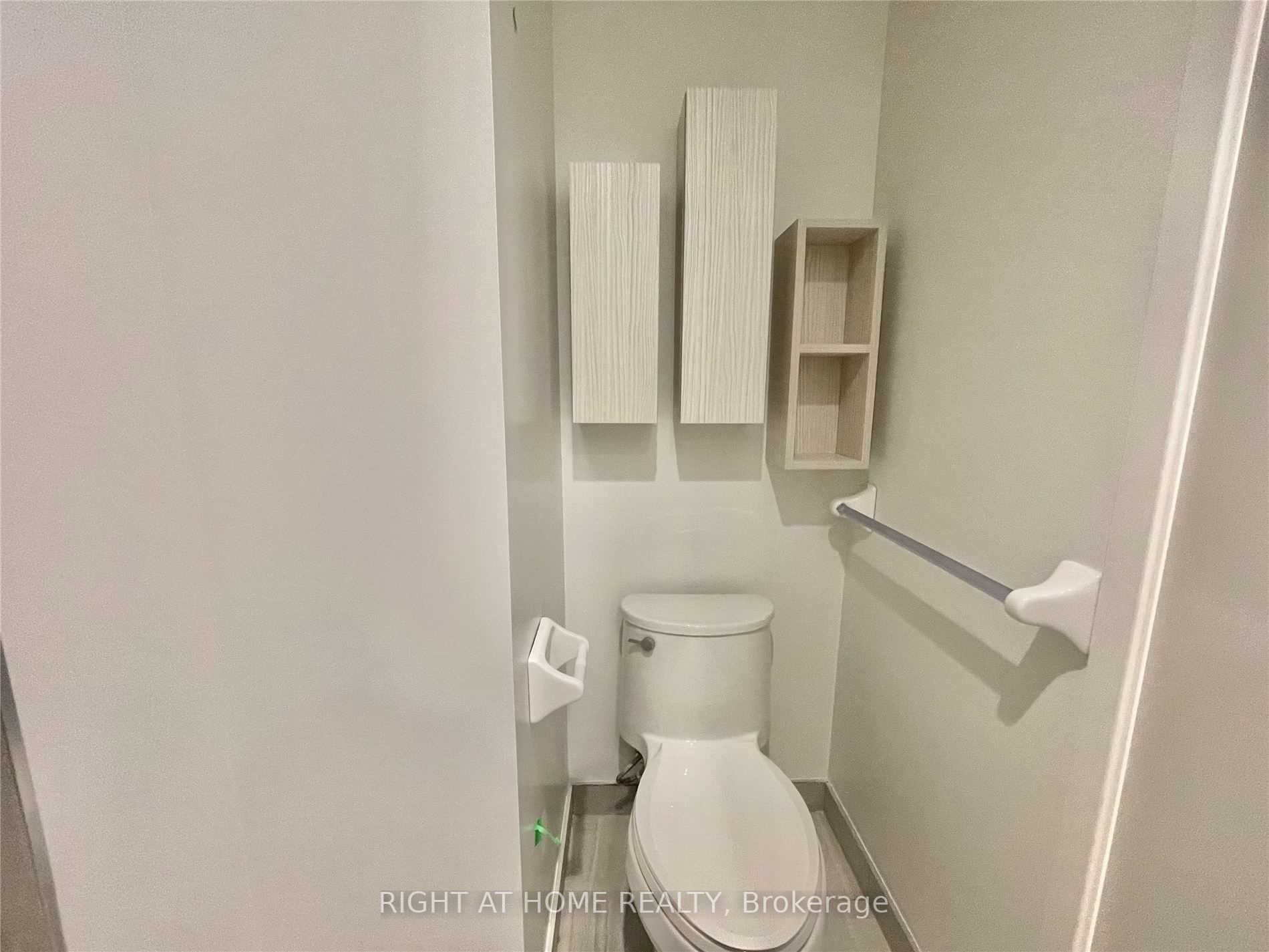 195 Redpath Ave 3116