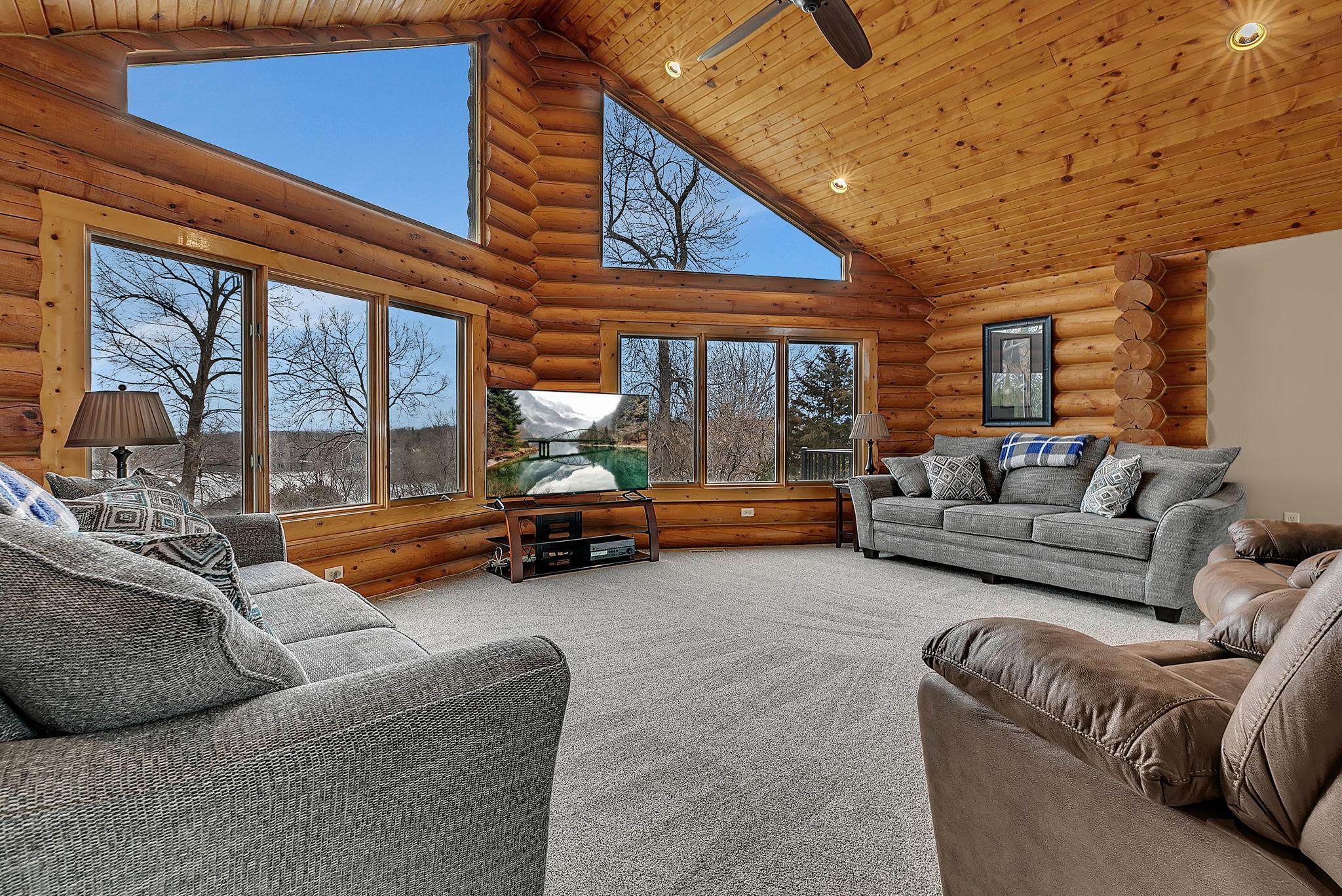 20368 Edgehill Circle