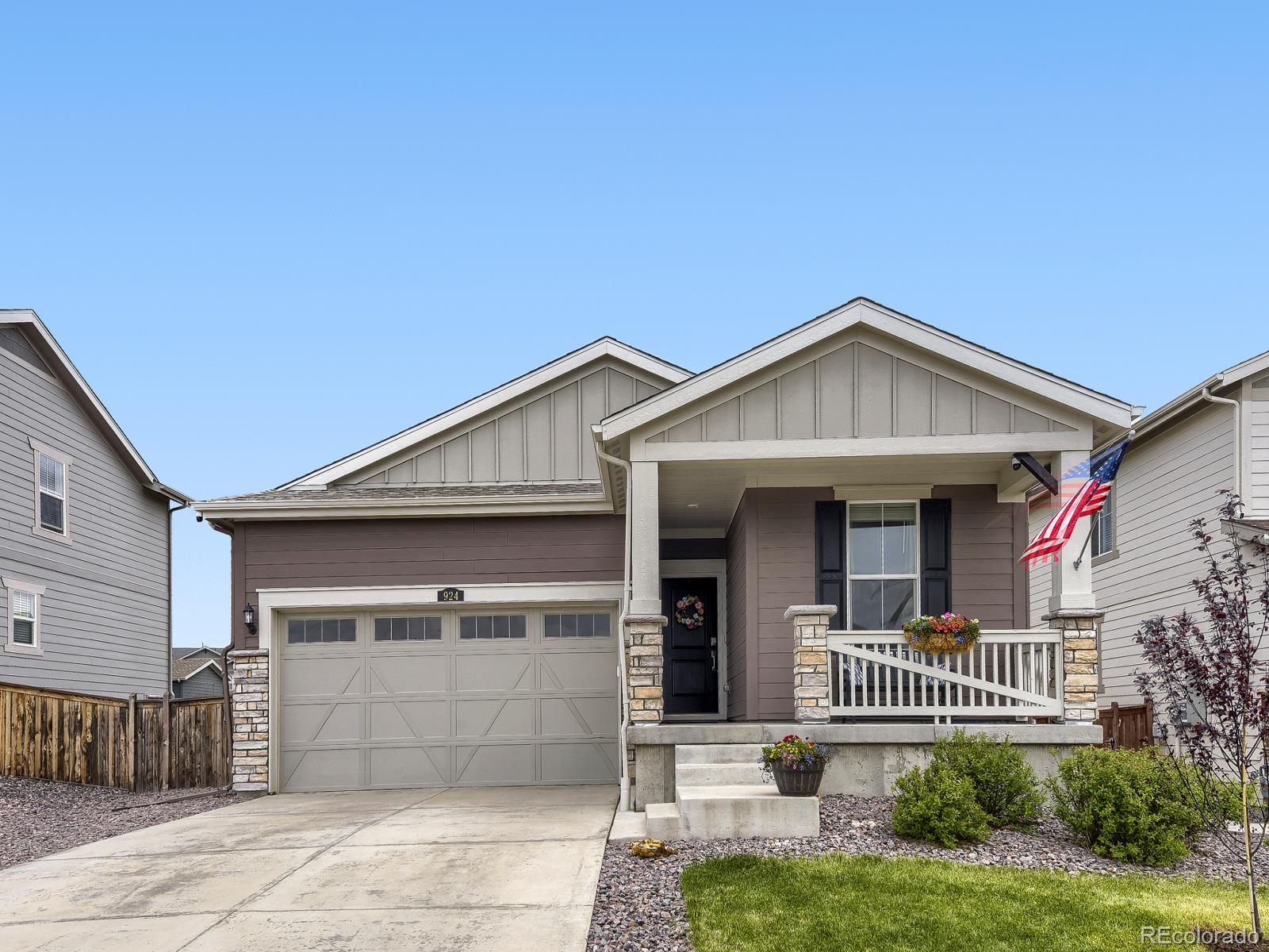 924 Peach Leaf Lane