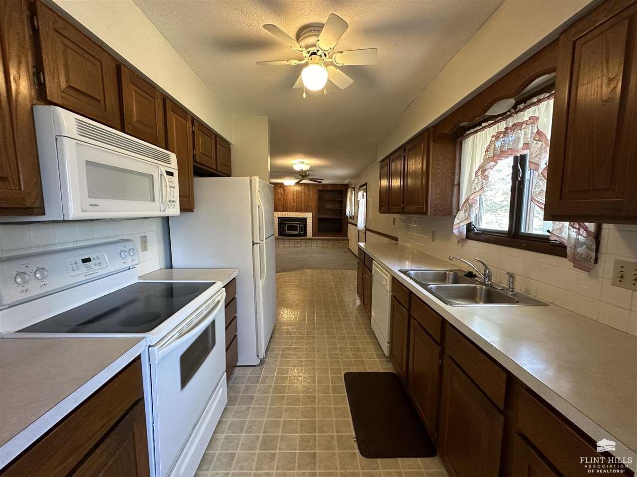 1718 Cedar Crest Drive