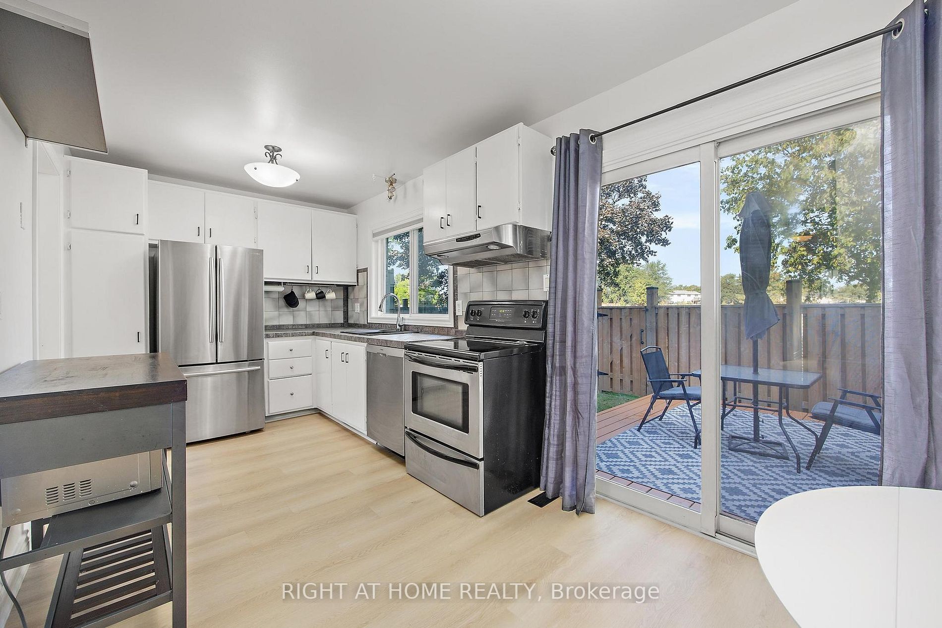 1020 Central Park Dr 82