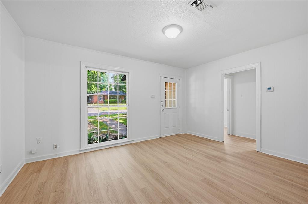 1020 W Brockett Street