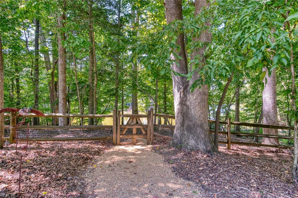 4904 Whitehaven Circle