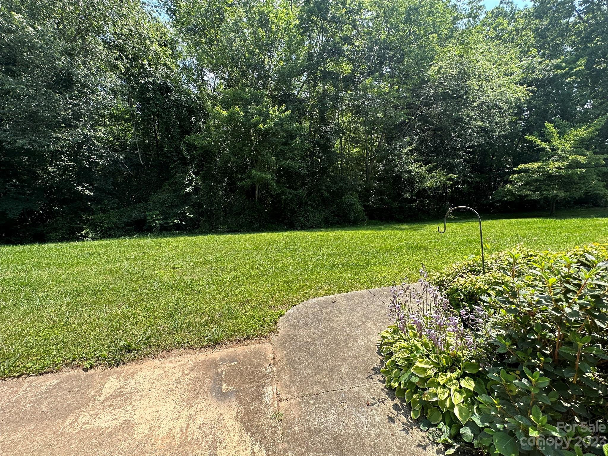 476 Legion Road