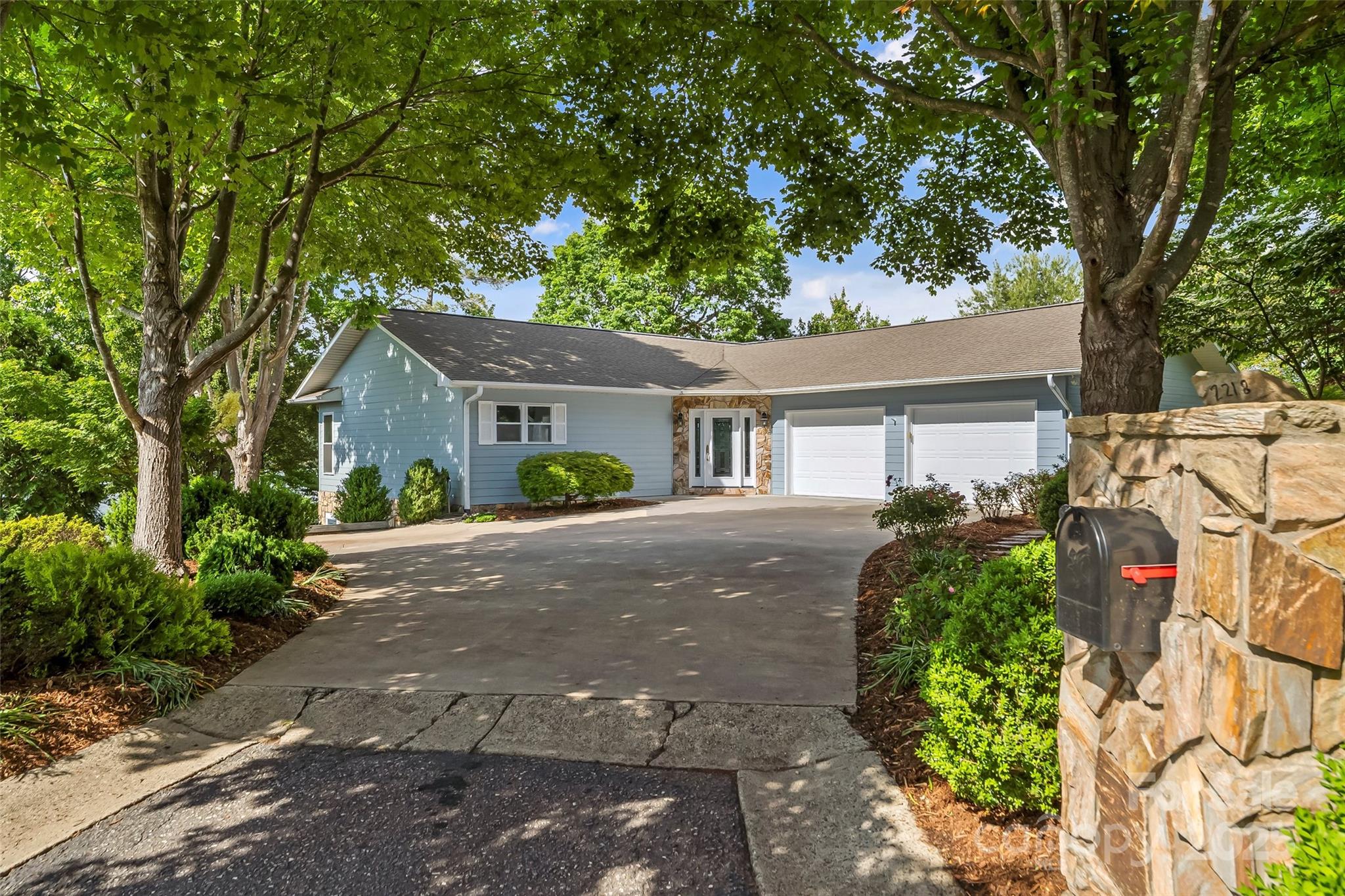 2218 Mallard Cove Drive