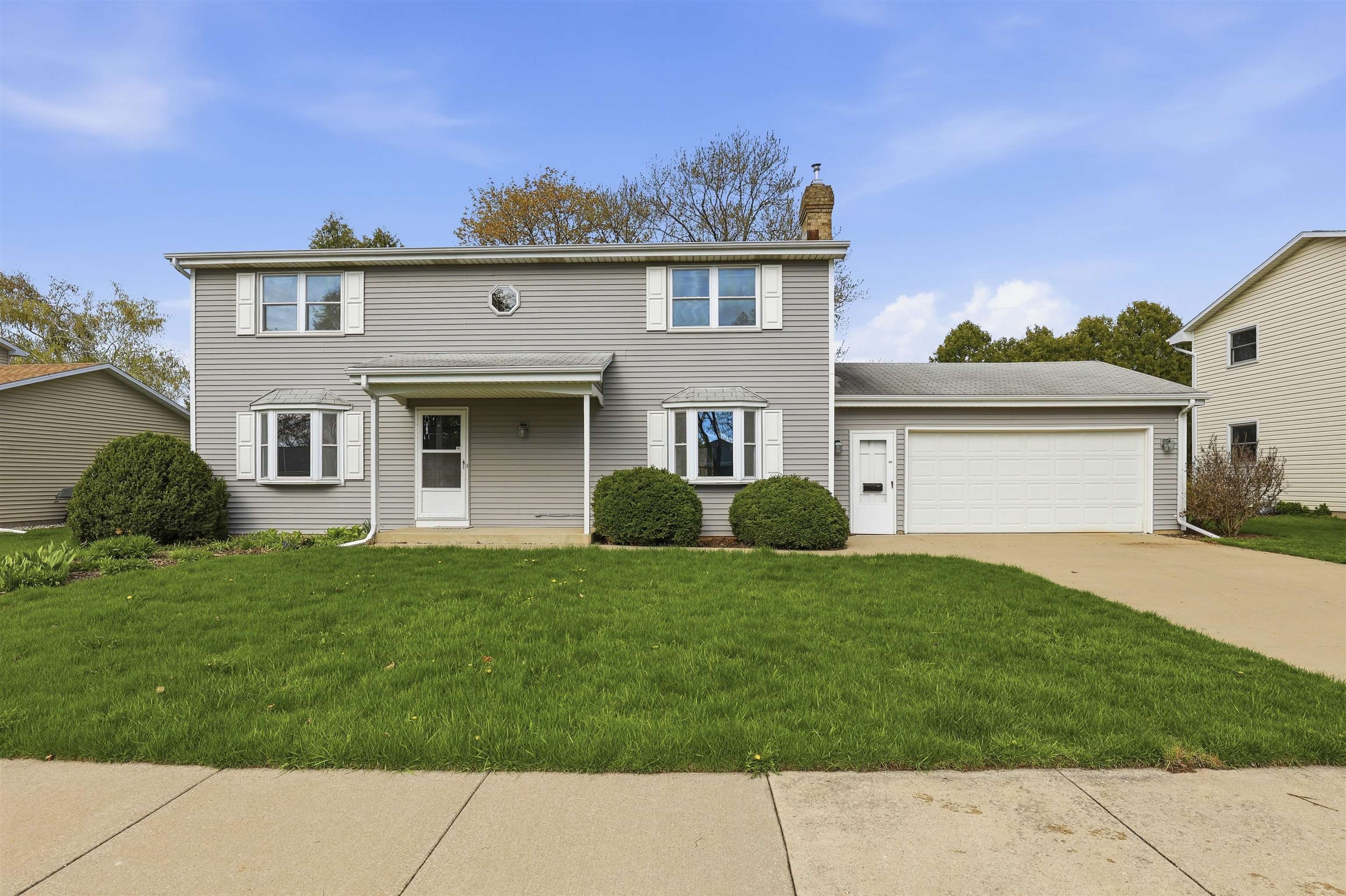 3113 N Peachtree Lane