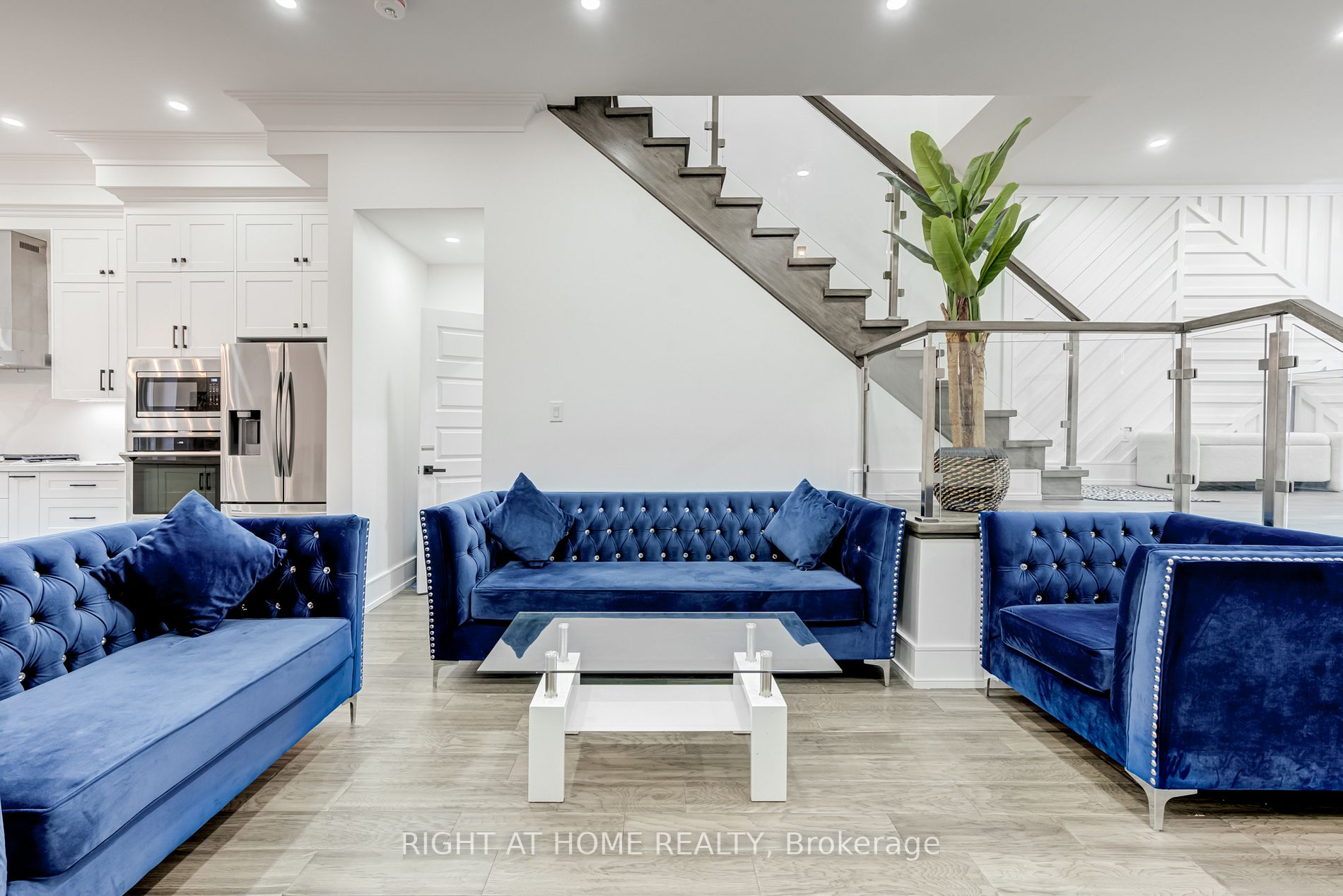 438 Pharmacy Ave