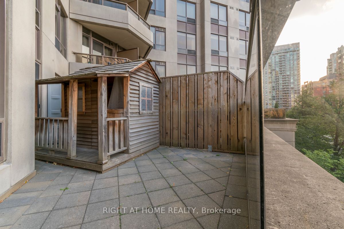 80 Harrison Garden Blvd 316