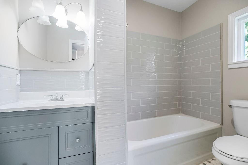 808 N Crysler Avenue