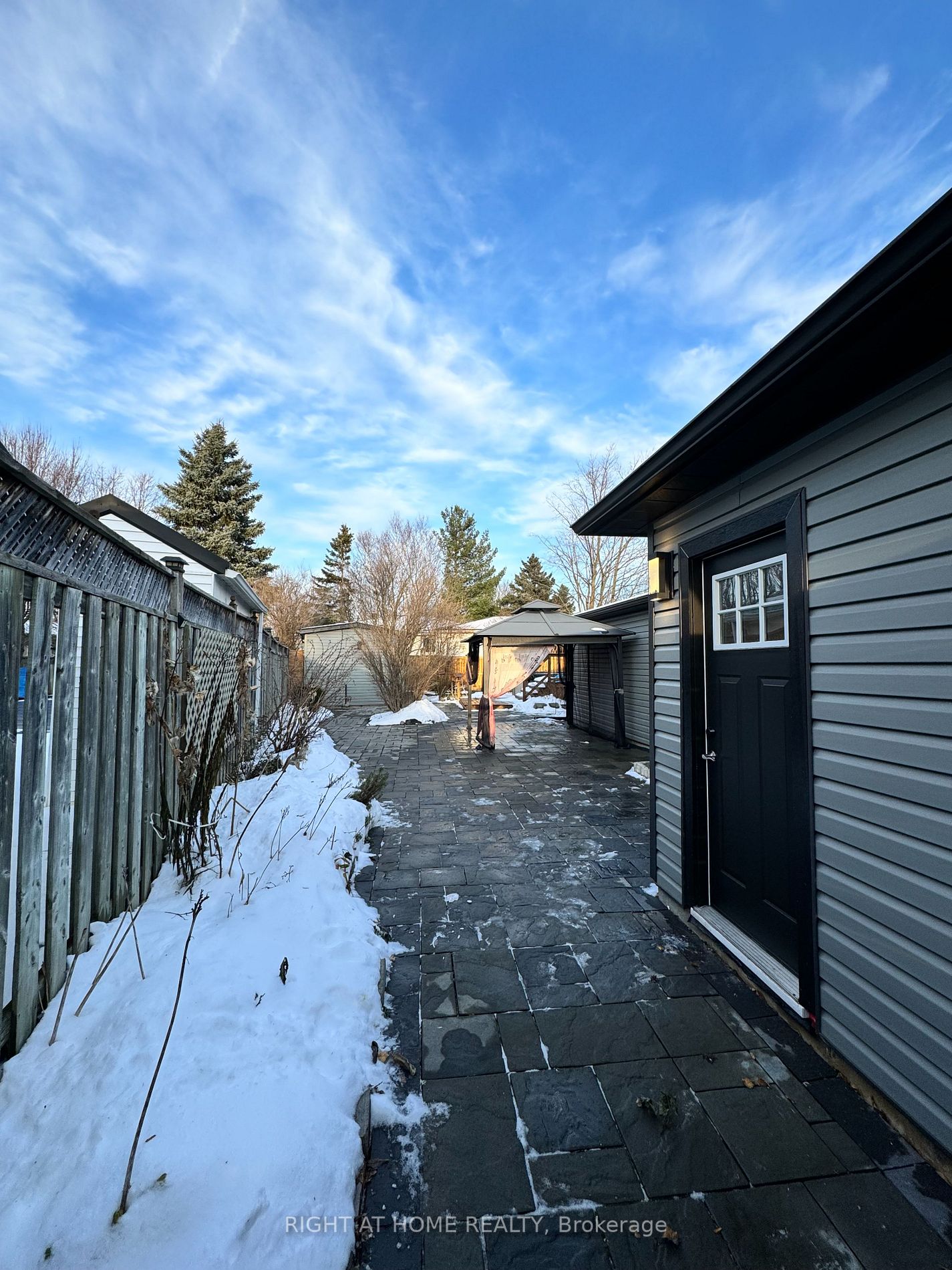 133 Lillian Cres Main