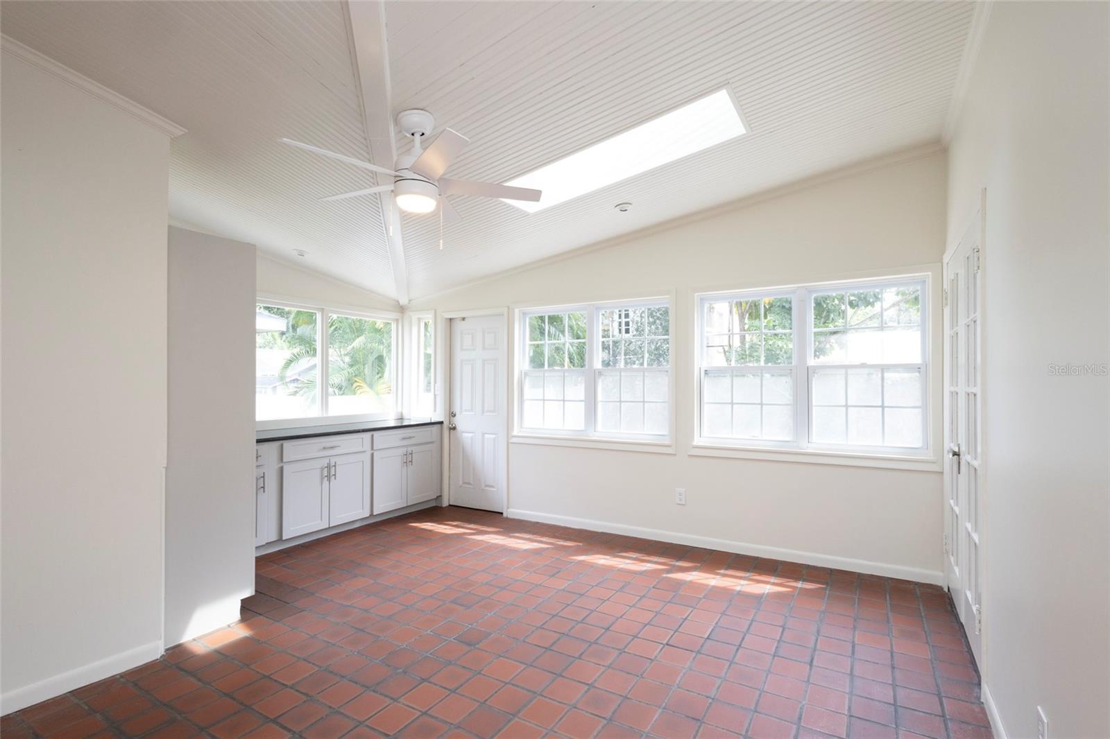 3012 W Sitios Street