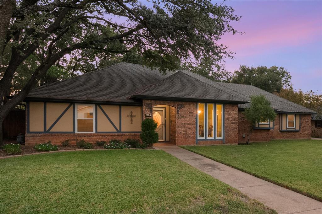 1504 Arrowhead Drive