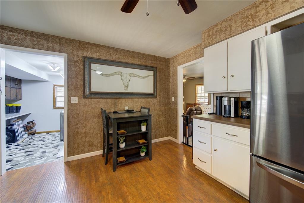 1213 E Fredrickson Drive