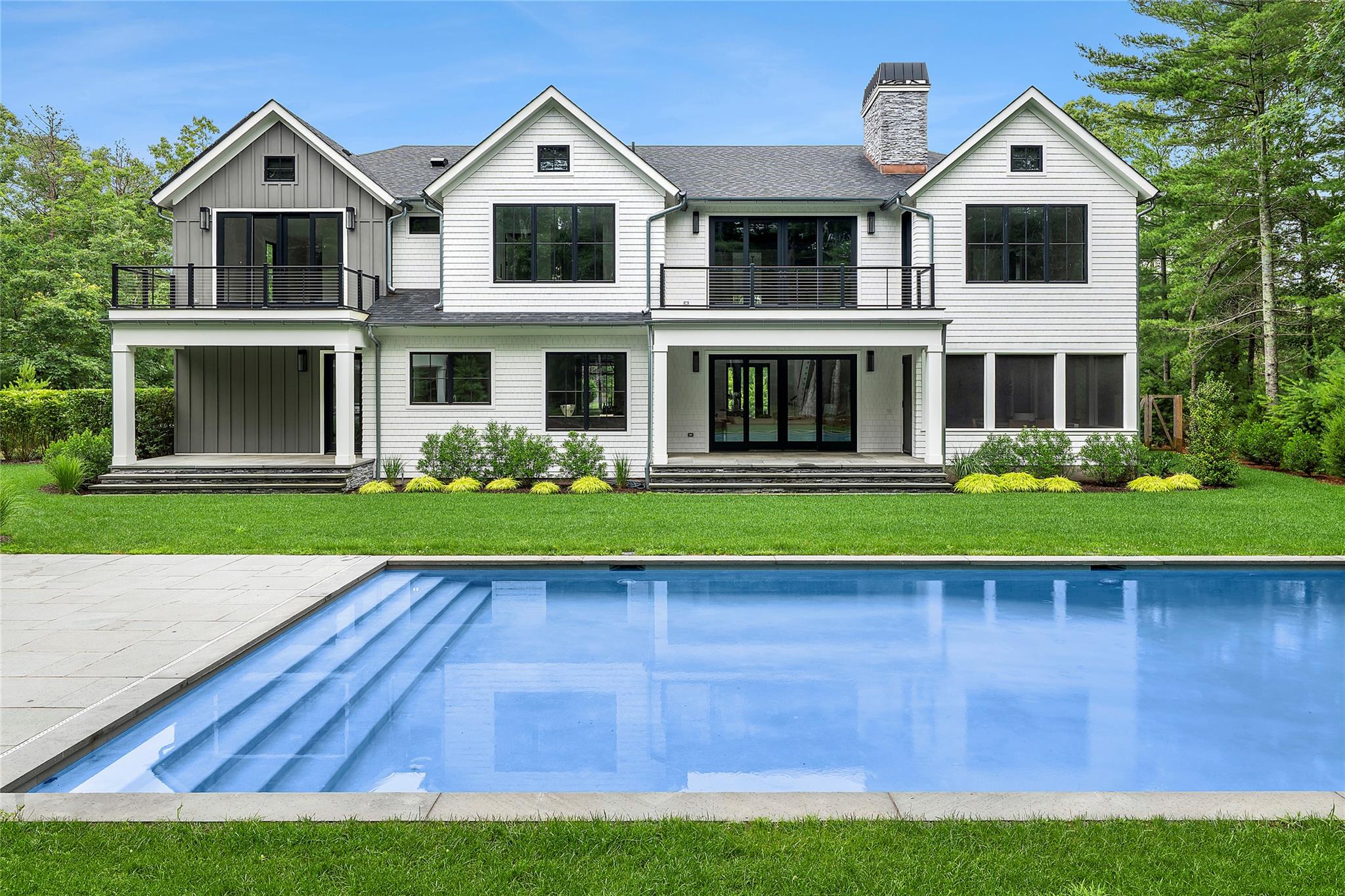12 Rolling Wood Lane