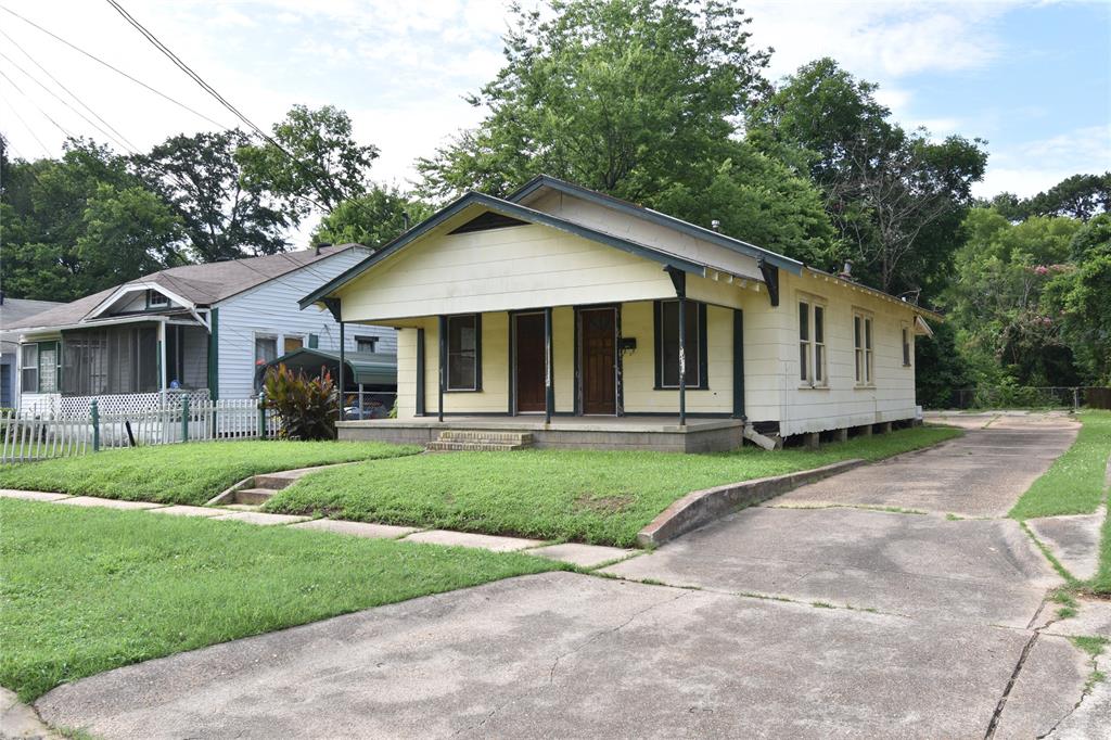 This 3-bedroom, 1-bathroom home offers a great opportunity for investors or buyers looking for a value-add project. Located on a quiet street in an established neighborhood, this property sits on a nice lot with plenty of potential to renovate and occupy, flip, or rent.

The home features a traditional layout with a spacious living area, dining space, and a functional kitchen footprint. Some updates and repairs are needed to bring this property back to life, but the upside is worth the work.

Sold As-IS. The seller will not turn utilities on for inspections.