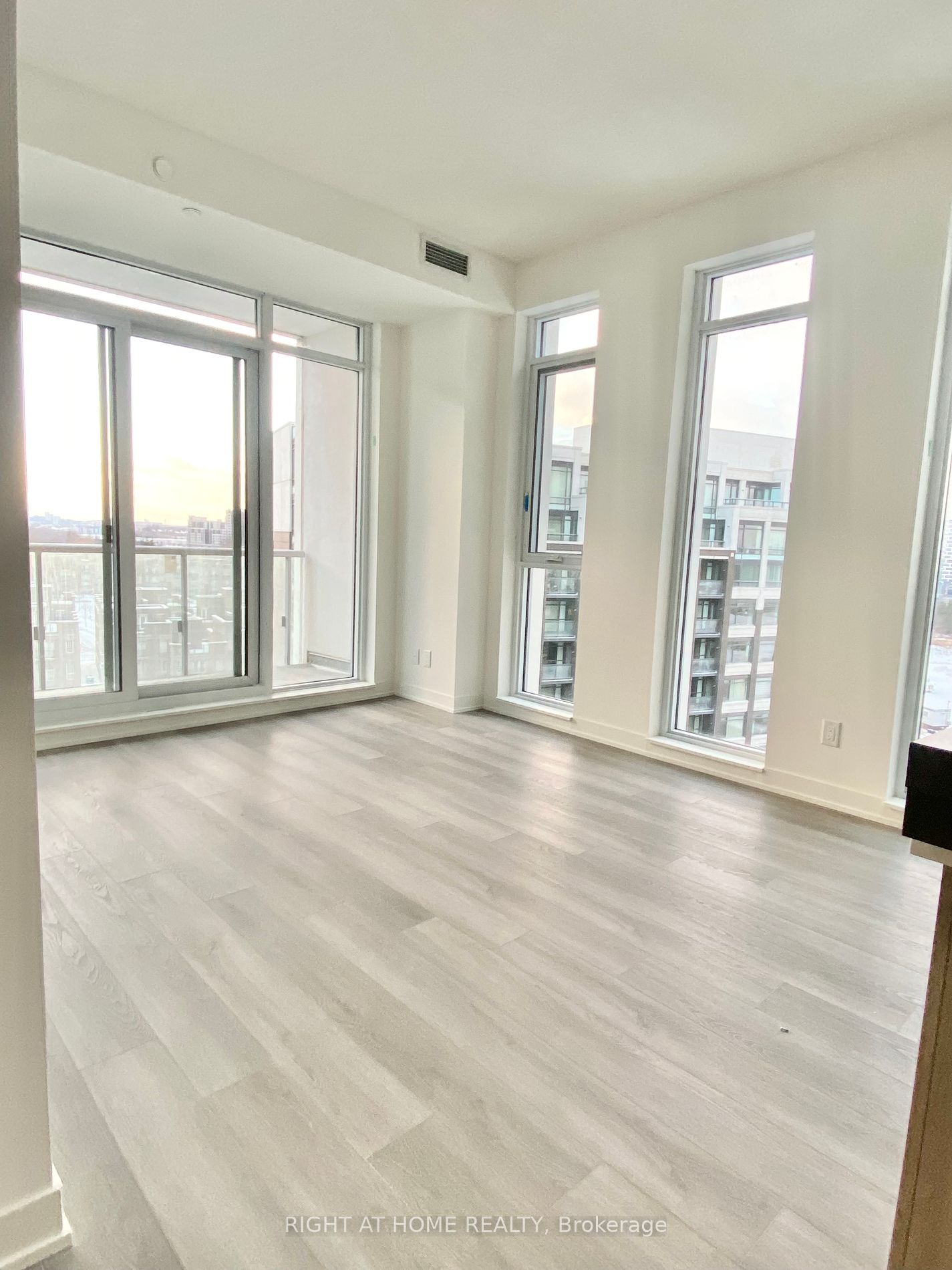 8119 Birchmount Rd 1027