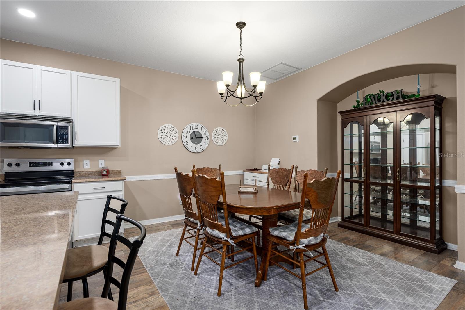 6936 Surrey Oak Drive