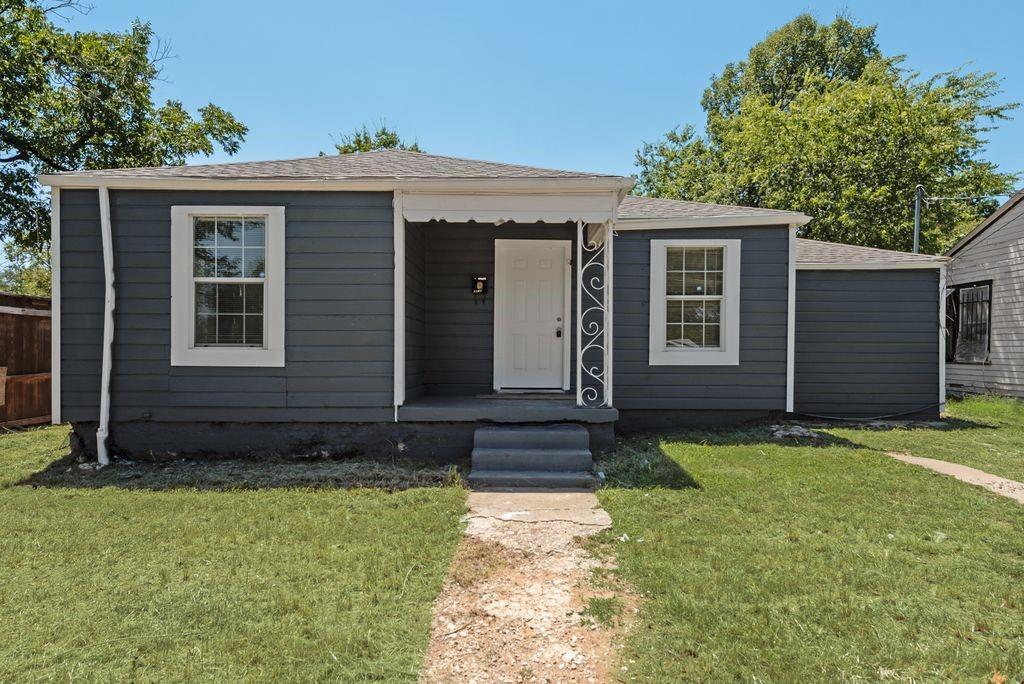 Charming 4-bedroom, 2-bath bungalow in Fort Worth. Freshly updated home features a bright living area, functional kitchen, and private backyard. Conveniently located near shopping, dining, and major highways.