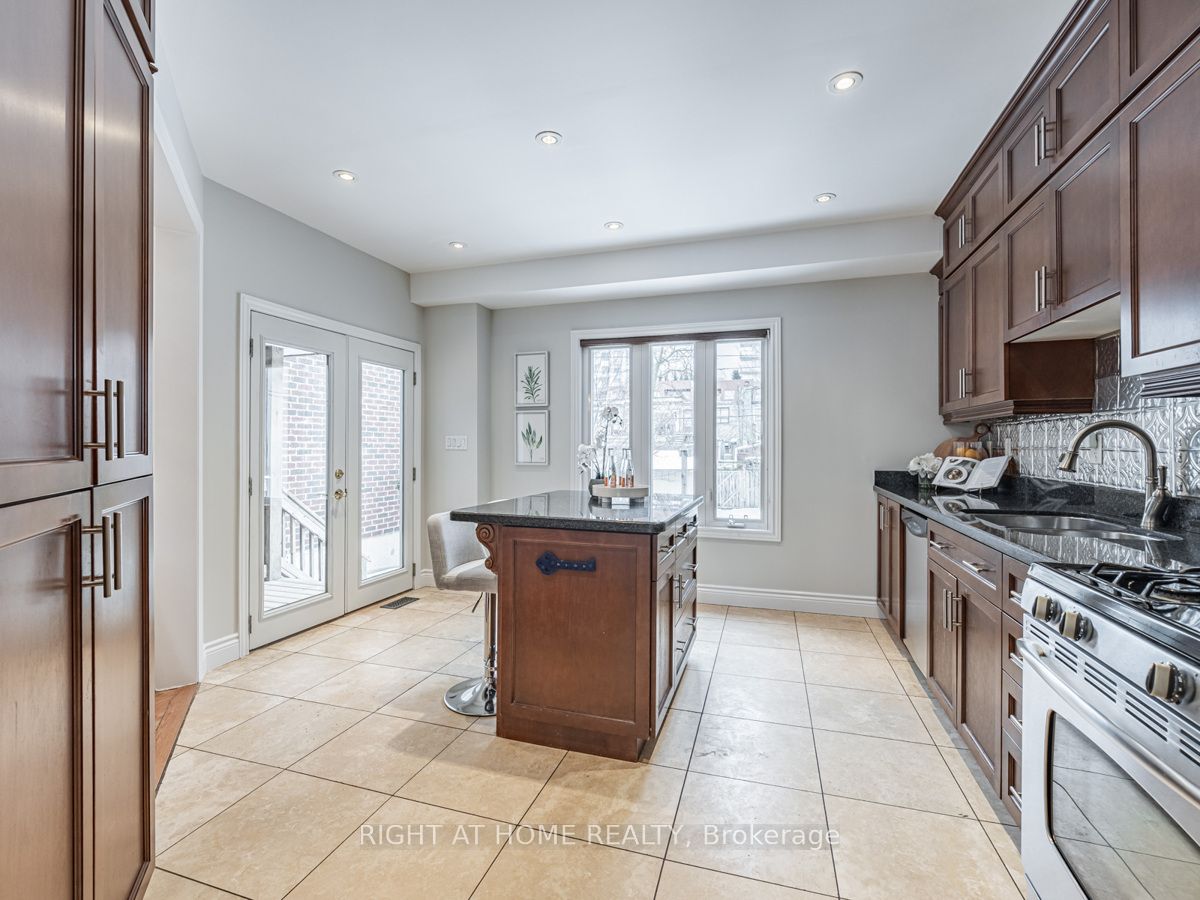69 Mcintosh St