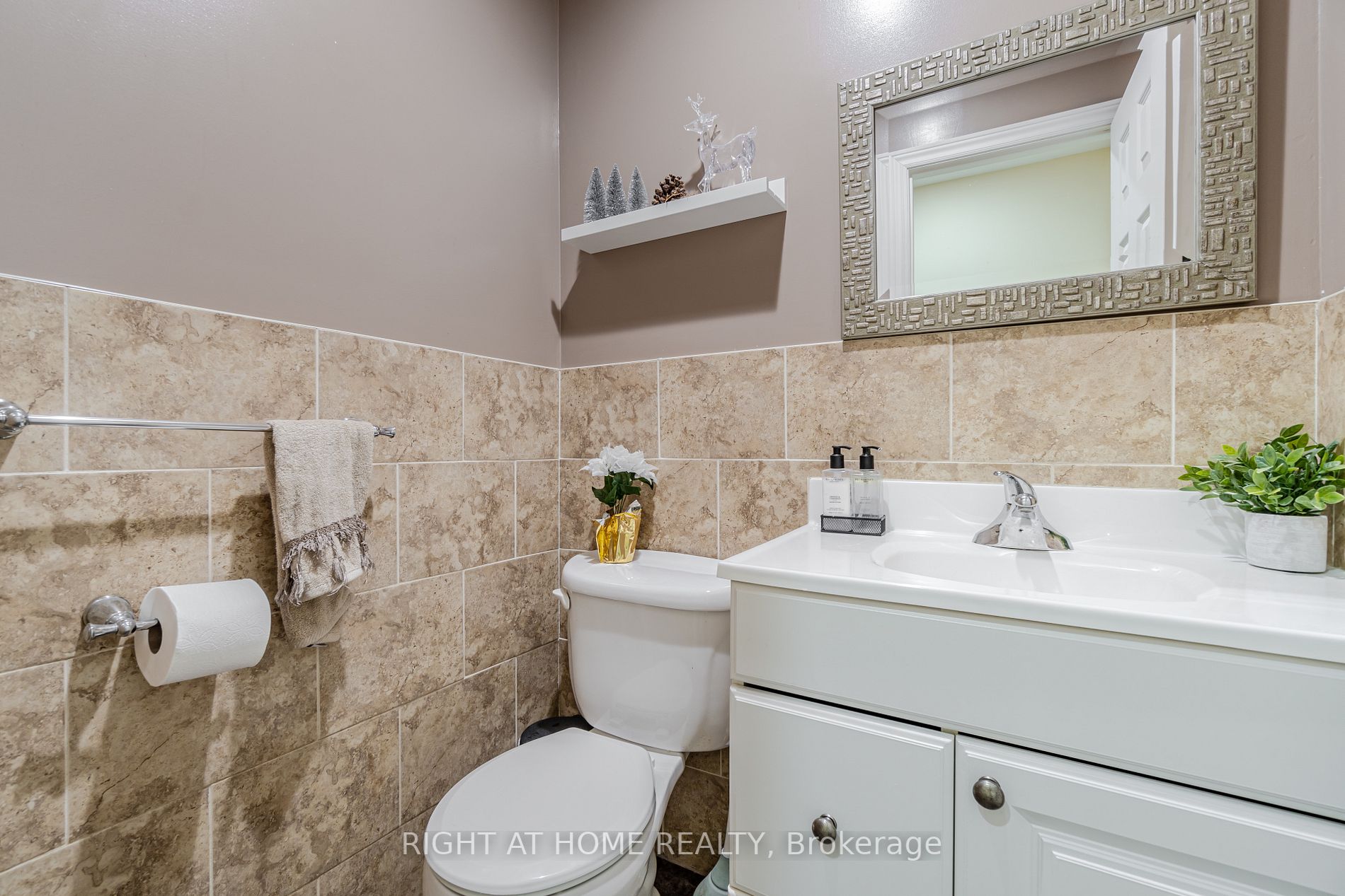 888 Kowal Dr