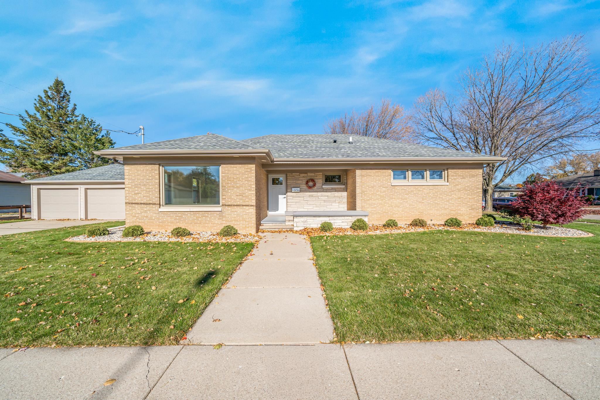 2016 E College Avenue