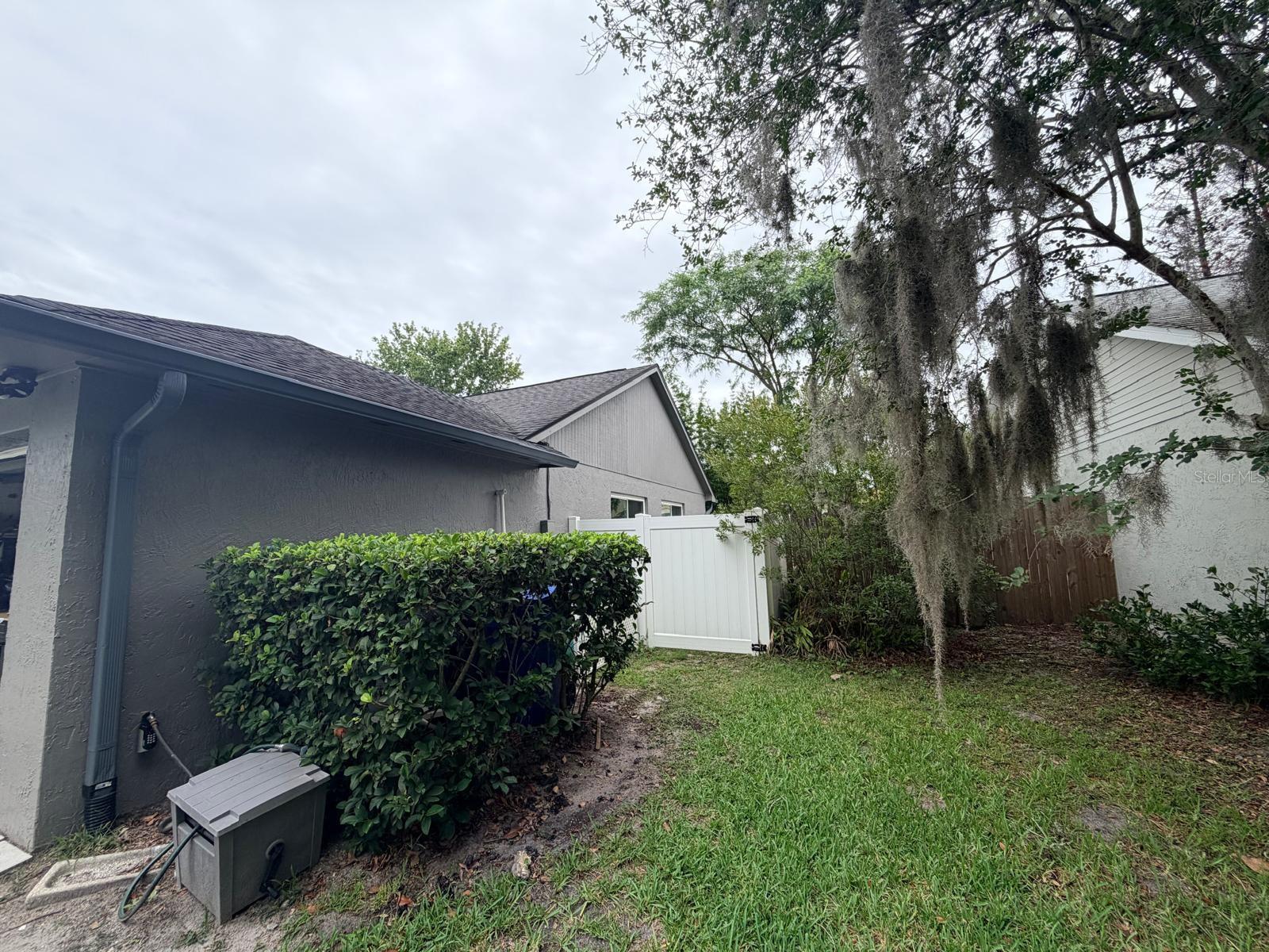 1083 Beckstrom Dr