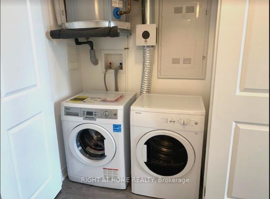 1900 N Simcoe St 604