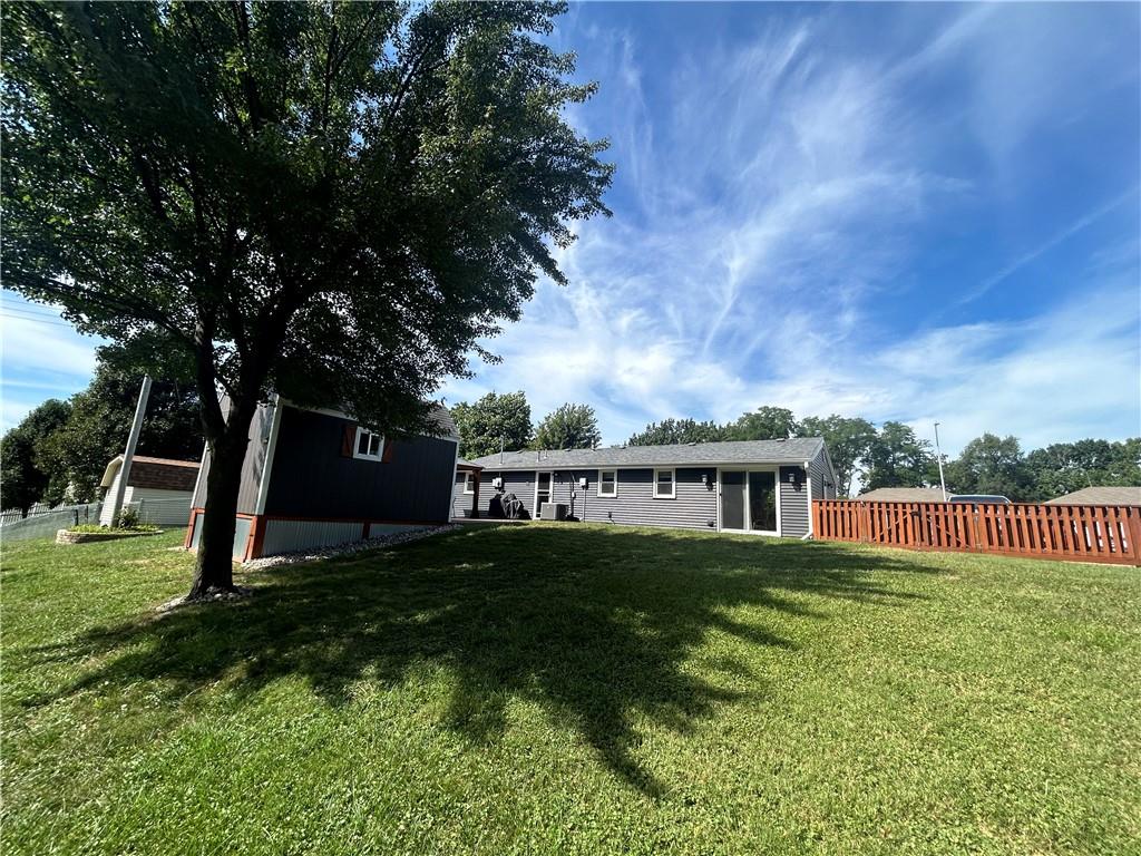 8105 N Summit Street