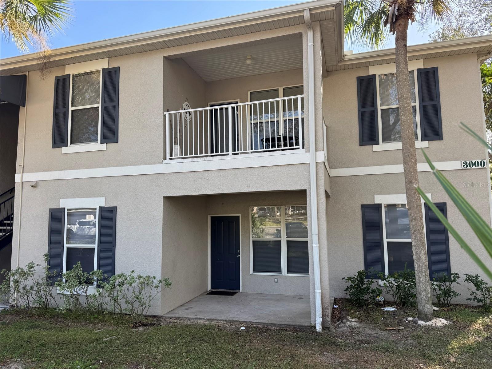 Beautiful remodeled ground floor apartment, with laminate flooring, updated kitchen and bathroom cabinets with granite countertops, and modern light fixtures throughout. The apartment has a storage closet in the entrance hallway. This community allows short term rentals (minimum 1 week) making it an attractive investment opportunity. The community is gated with 24/7 security, has a pool, gym, park, tennis court, golf course, and even has a space equipped for you to wash your vehicle(s). The location is ideal as you can walk to grocery stores and shops, as well as having immediate access to the main roads of Polk County that easily connect you to highways, amusement parks, and different cities. Don't miss the opportunity to learn about this great investment opportunity!