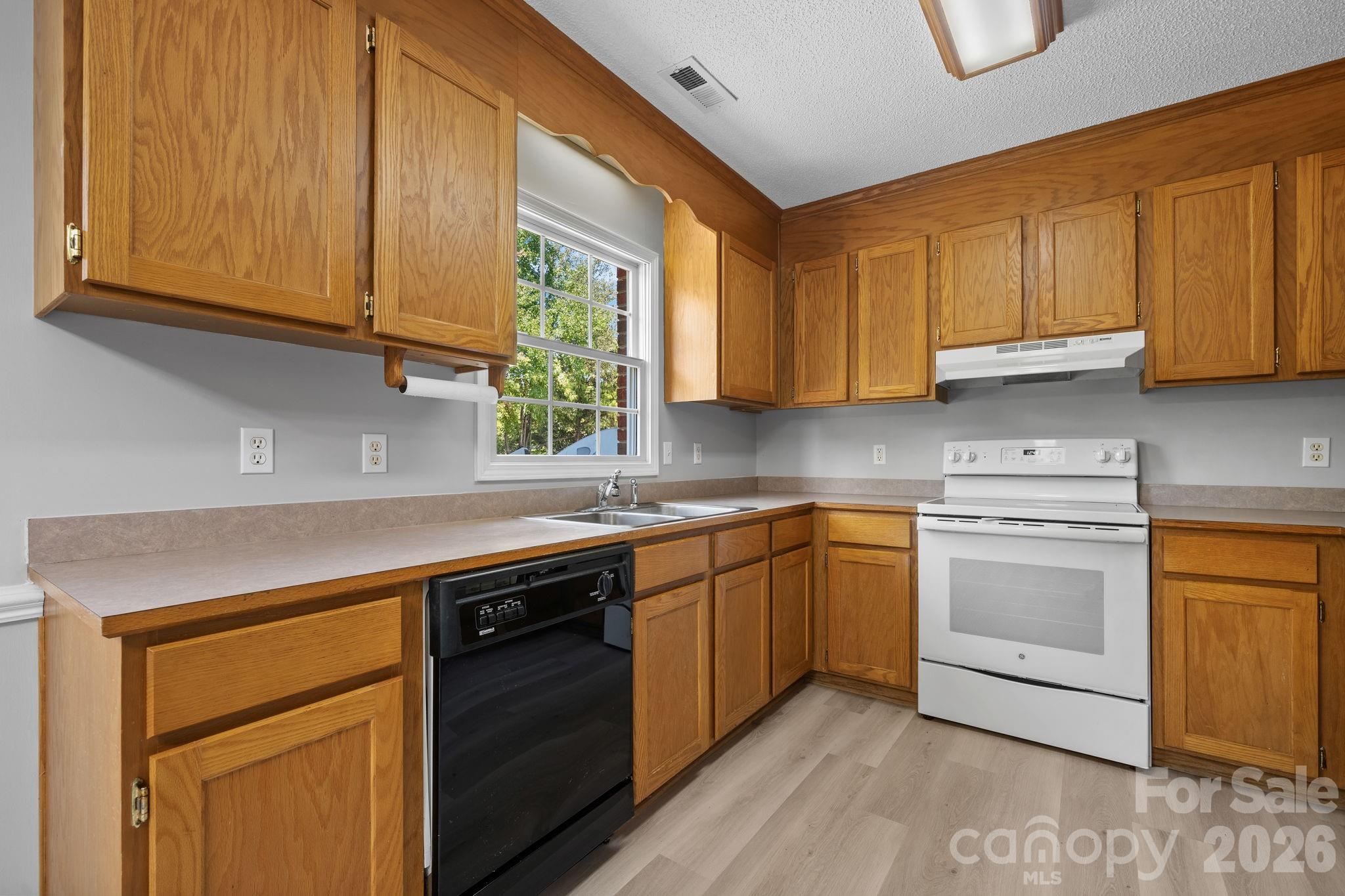1420 Farmington Hills Drive