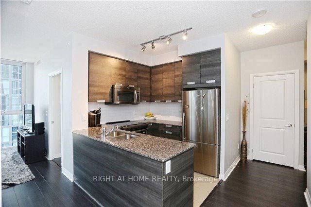 75 W Eglinton Ave 1309