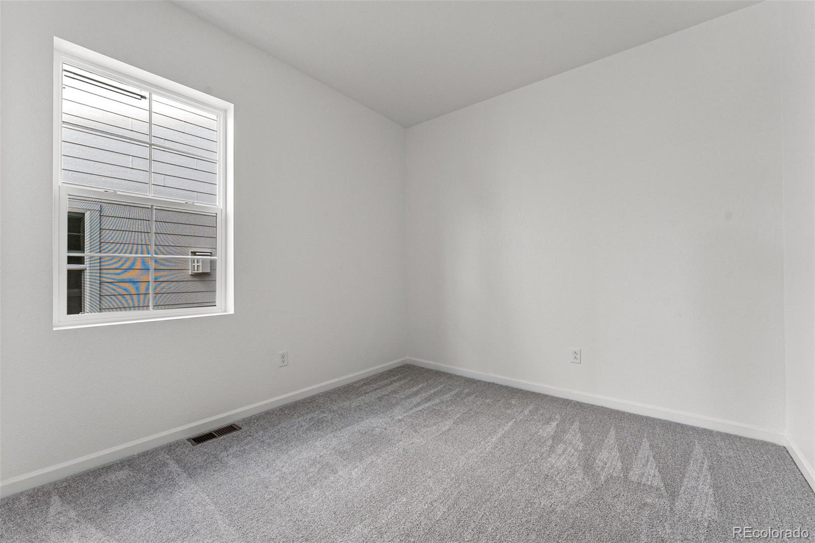 8844 Whiteclover Street