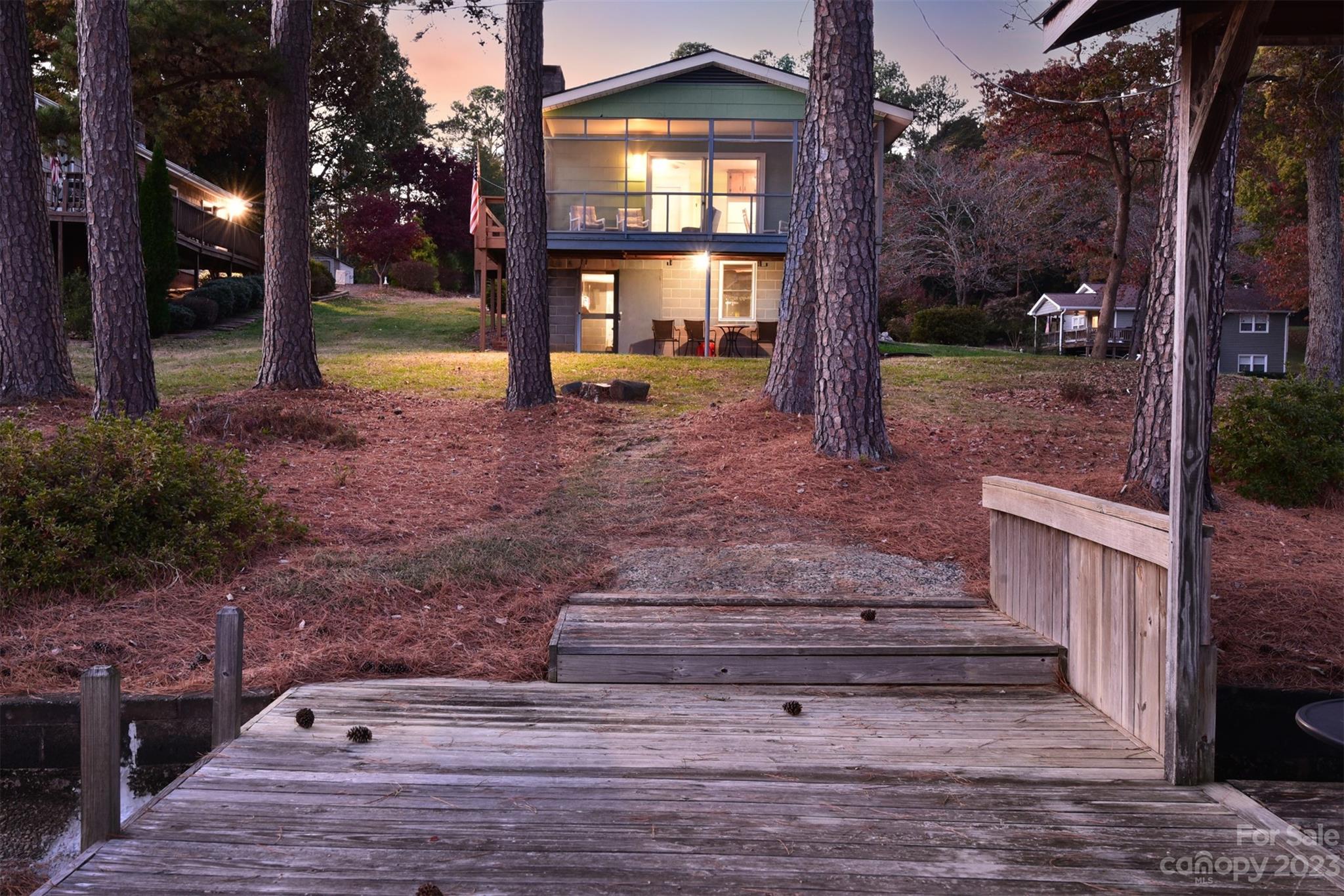 Property wrapper Lake Tillery Waterfront Properties Lynn Norman