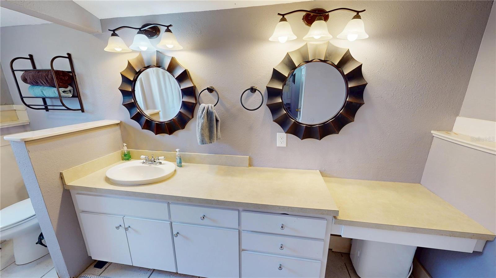 805 W Braddock Street