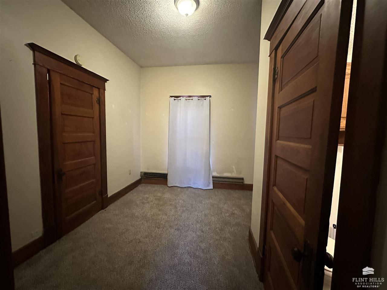 114 W Chestnut Street