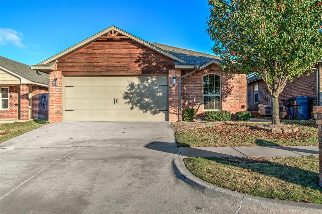 Spectacular water view behind the property!! New floors, paint, lighting & plumbing fixtures throughout. Come see this beautifully renovated home before it slips away. Ask about Holiday move in special and discounted rates for longer term lease. Beautiful, newer neighborhood in convenient central location. Only one mile south of the Turnpike, Chisholm Creek, Top Golf, Costco, TONS of restaurants, and so much more! Only 2 miles north of The Village. Central to both Hwy 74 and I35, at 122nd & Western. Easy access to all!Community park with basketball court, picnic pavilion and playground. Take advantage of this beautiful home with beautiful views out back!