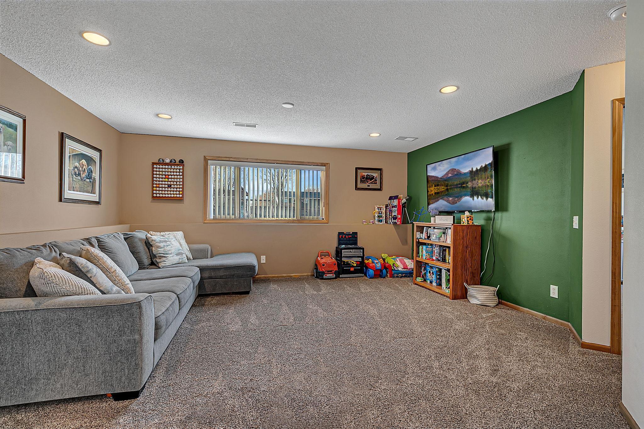 1083 Lawrence Circle