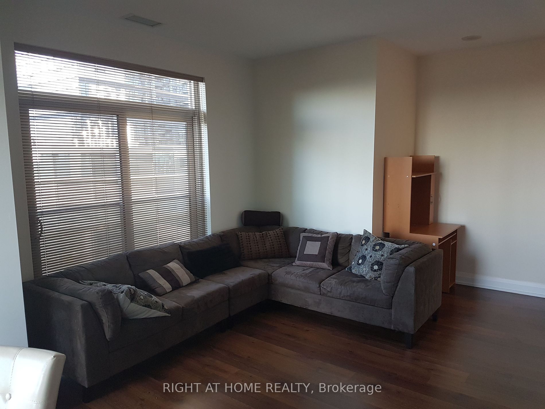 2 Anndale Dr 902
