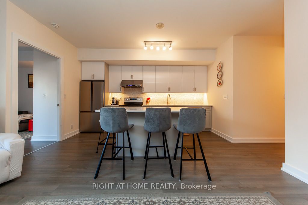 6 Parkwood Ave 317