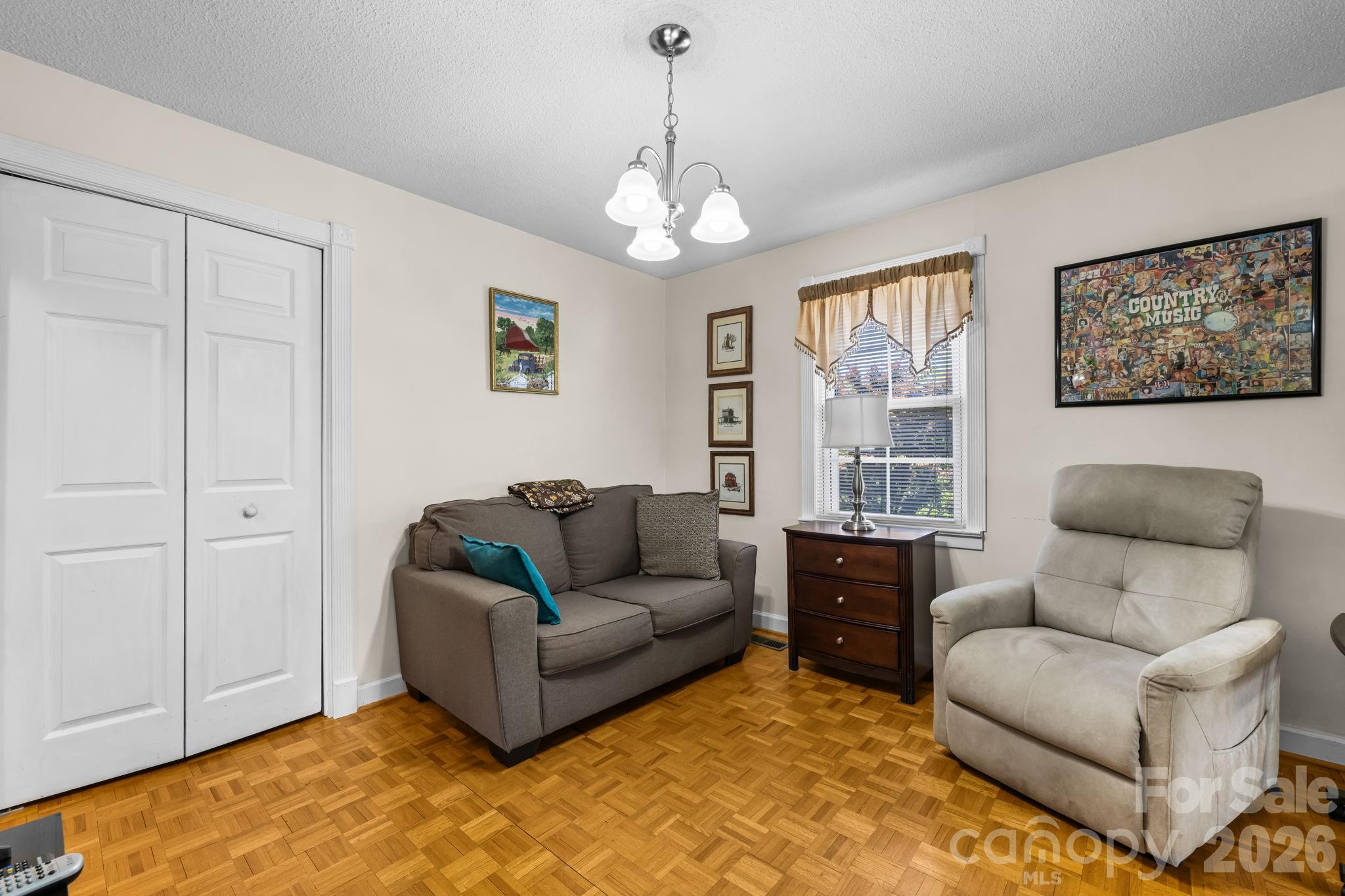 406 Swanson Drive SW