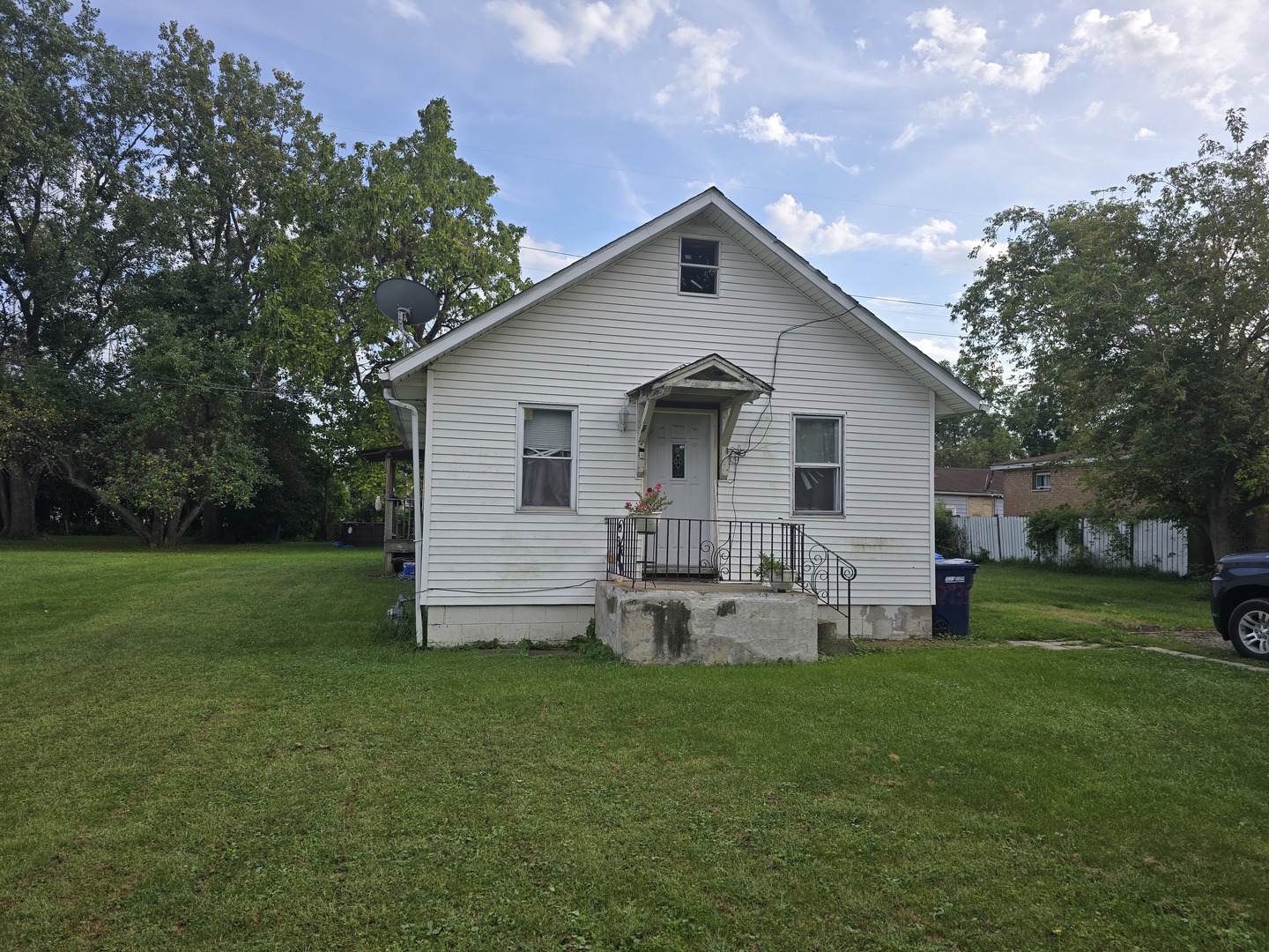 This 3-bedroom, 2-full-bath home offers plenty of space and great potential! The oversized master bedroom features a private bathroom, providing a comfortable retreat. Situated on a large 90 x 215 lot, there is an abundance of parking space and plenty of room for outdoor enjoyment or future possibilities. Also has a formal dining area and is located has on a peaceful, quiet street. This property has great potential and is ready for someone to make it their own!